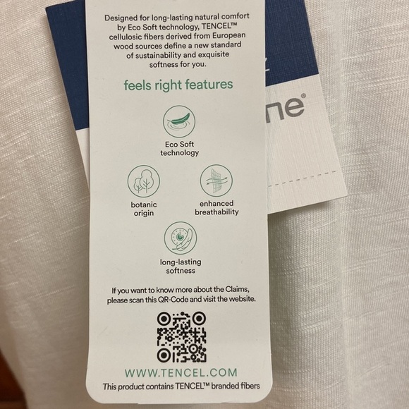 Liz Claiborne Simply Liz Tencel White Graphic Tee Small NWT - Picture 7 of 11